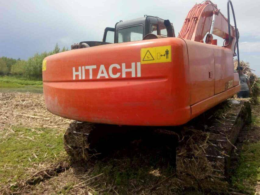 Kuinka diagnosoida Hitachi ZAXIS120 kaivinkone kävelevän hitaasti?